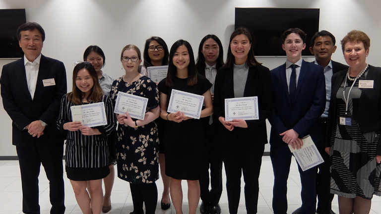 Mitsui & Co. (Australia) Executive Vice President and NCP Business Champion, Wendy Holdenson awarded students their certificates of completion