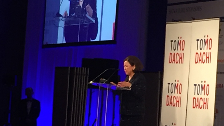 Ms. Irene Hirano Inouye, President of the U.S.-Japan Council, announces the contract extension with Mitsui & Co., Ltd. at the Annual Conference reception