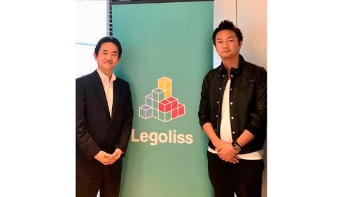 At the contract signing ceremony. From left: General Manager of Mitsui’s Digital Marketing Div. Takuya Sugiyama, Legoliss CEO & Co-founder: Katsuaki Sakai