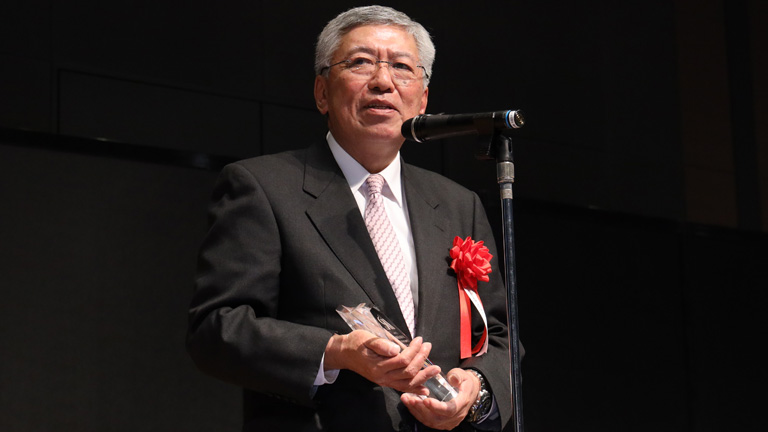 Mitsui Executive Vice President Shinsuke Fujii at the award ceremony on December 13, 2019.