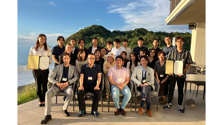 The aiESG team (Representative Director Shunsuke Managi, front row second from left)