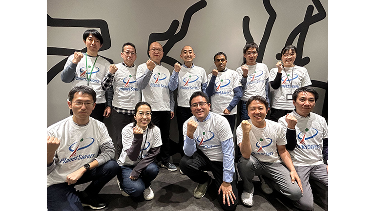 Members of Planet Savers (CEO Ikegami in the center of the back row)