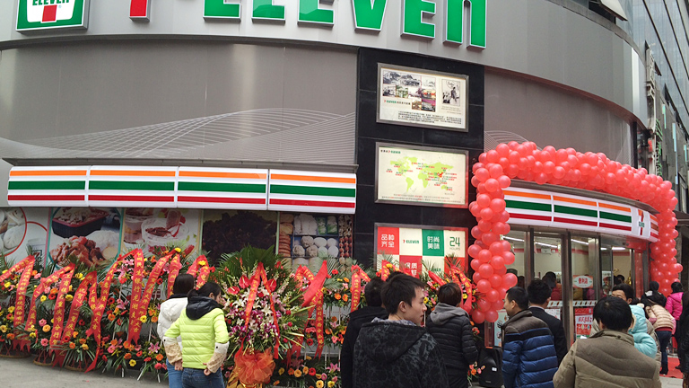 重慶市内のオフィス街に1月15日にオープンした「セブン-イレブン店舗」