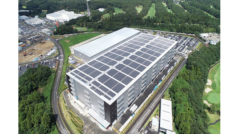 日本ベネックスが保有する屋根置き太陽光発電所（千葉県印西市。容量：3,006.6kW）